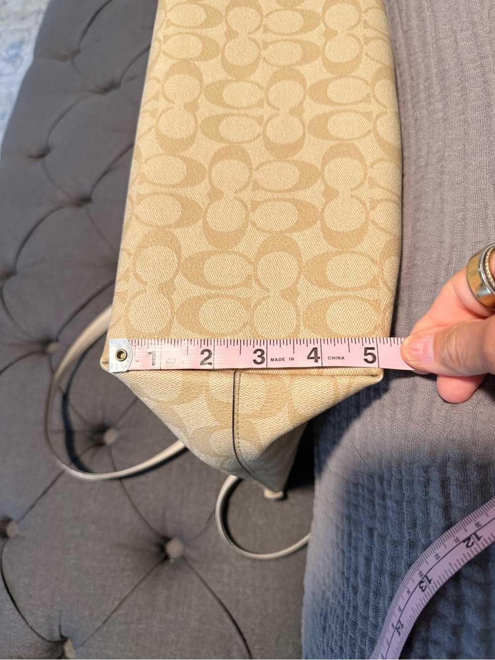 Coach Gallery Beige Signature Tote with Cream Trim - Picture 12 of 13